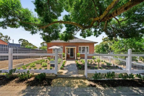 1930's Character Cottage - Beautifully Restored
